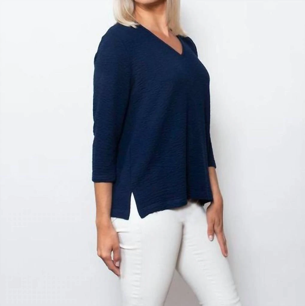 SNO SKINS Seersucker Knit V-Neck Top In Indigo 2