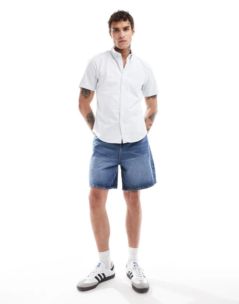 Abercrombie & Fitch Abercrombie & Fitch short sleeve elevated icon logo oxford shirt in light blue 3