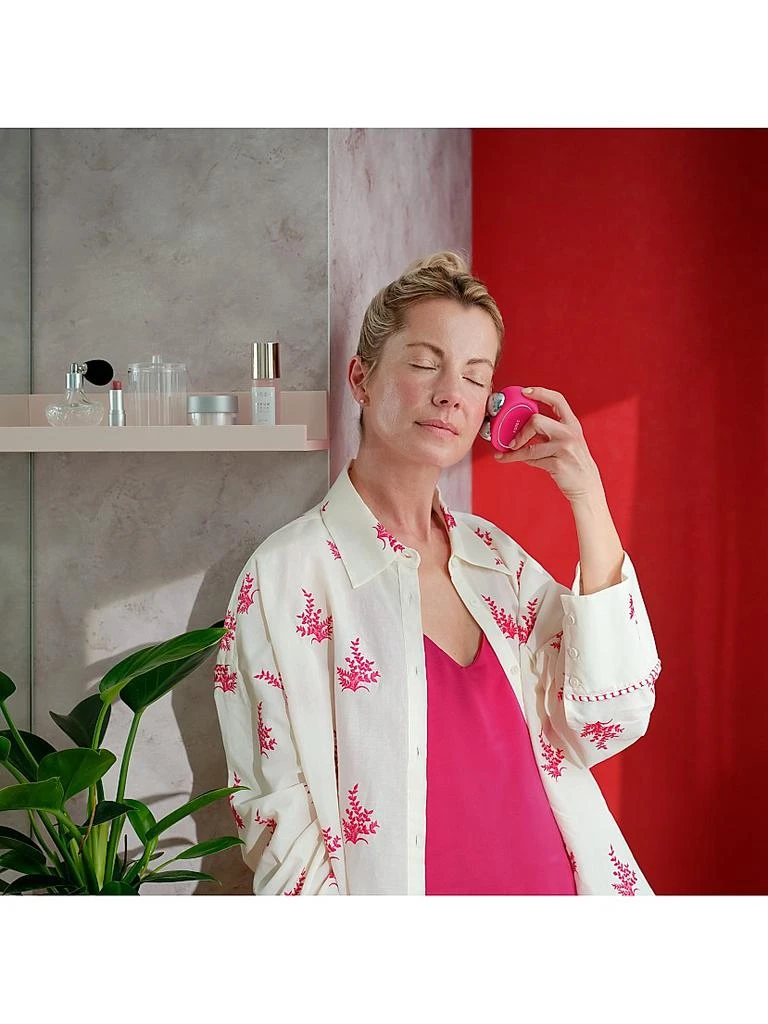 Foreo BEAR Smart Microcurrent Facial Toning Device 5