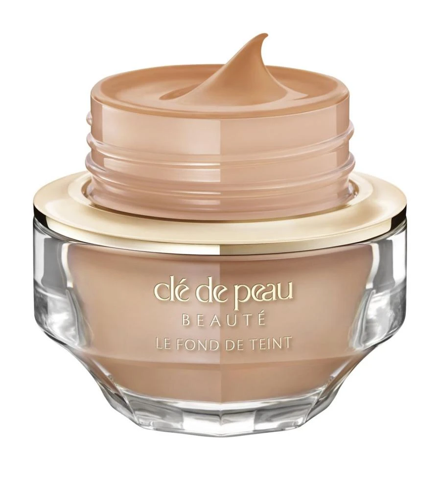 Cle de Peau The Foundation 2