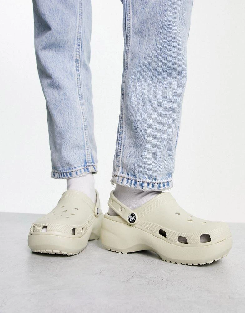 Crocs Crocs classic platform clogs in bone 4