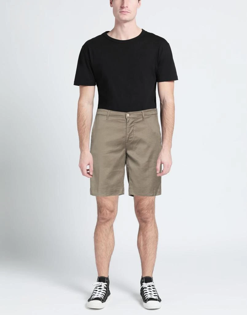 0/ZERO CONSTRUCTION Shorts & Bermuda 2