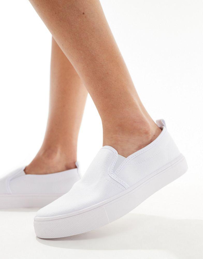 ASOS ASOS DESIGN Dotty slip on plimsolls in white