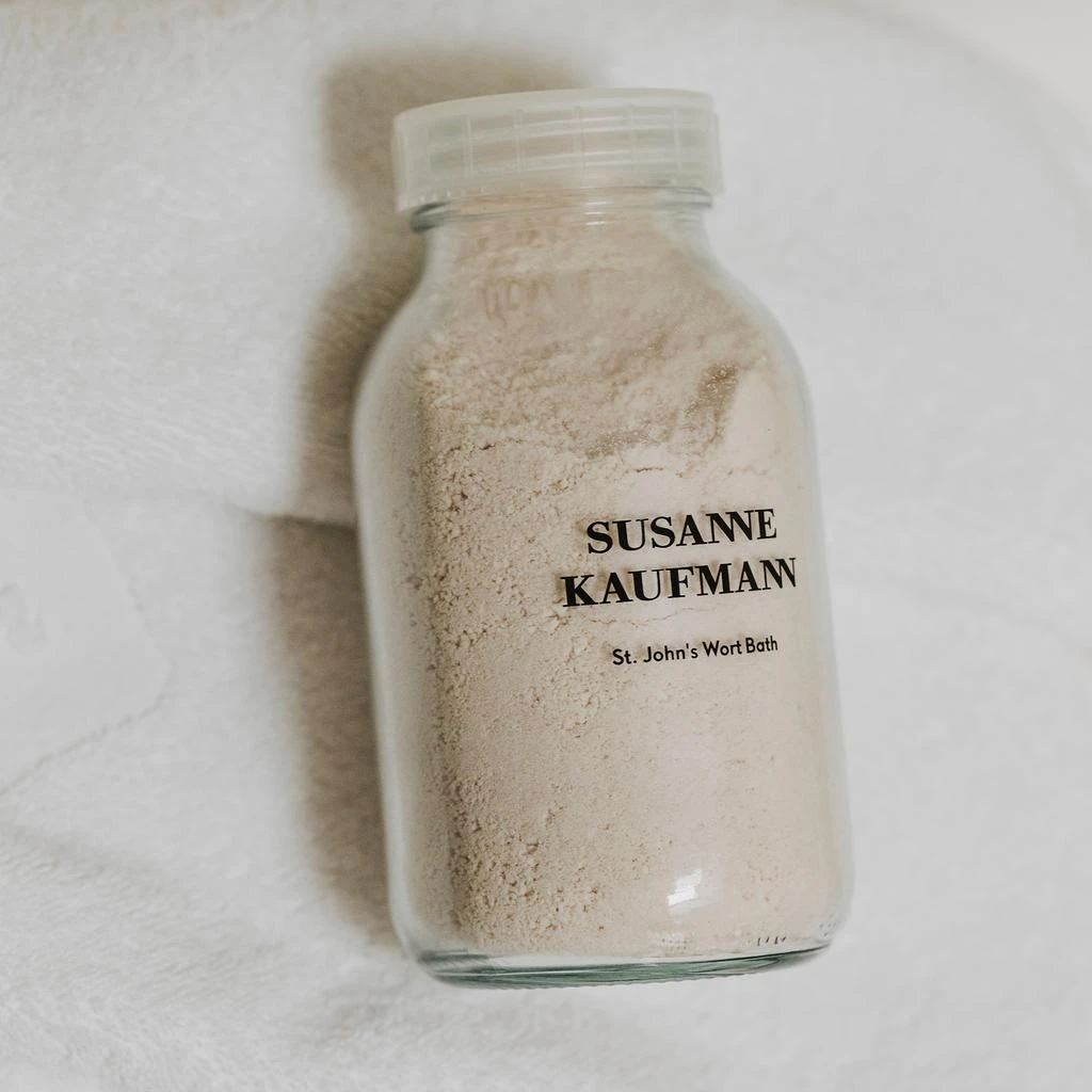 Susanne Kaufmann SUSANNE KAUFMANN St John
s Wort Bath 400g 2