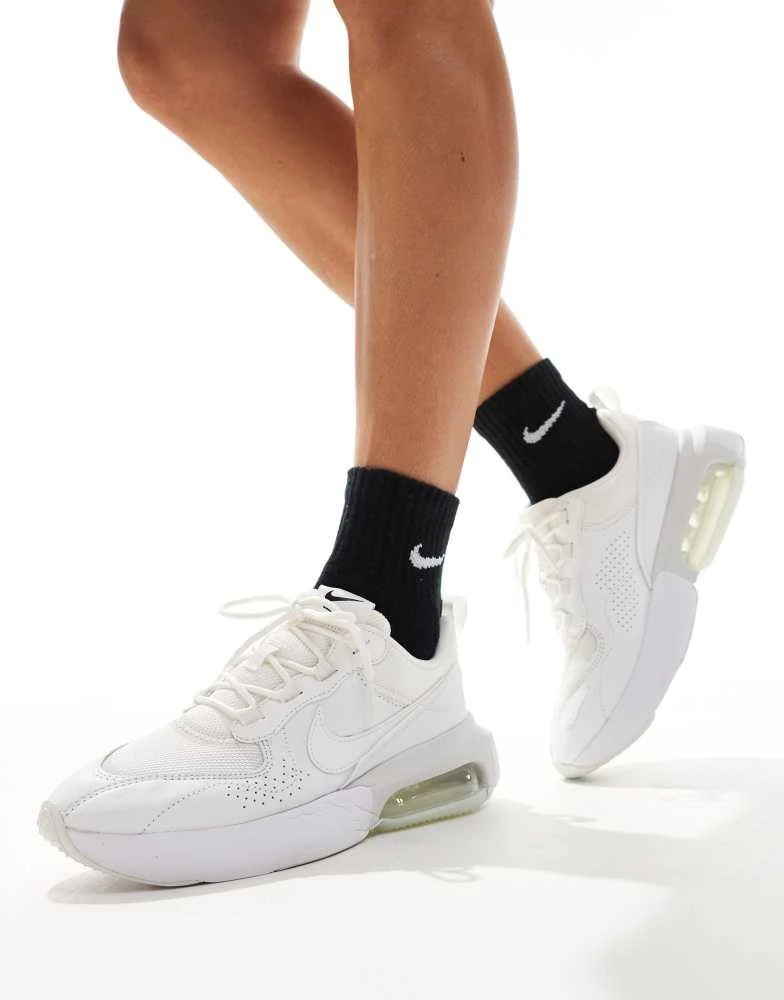 NIKE Nike Air Max Verona Trainers in white 5