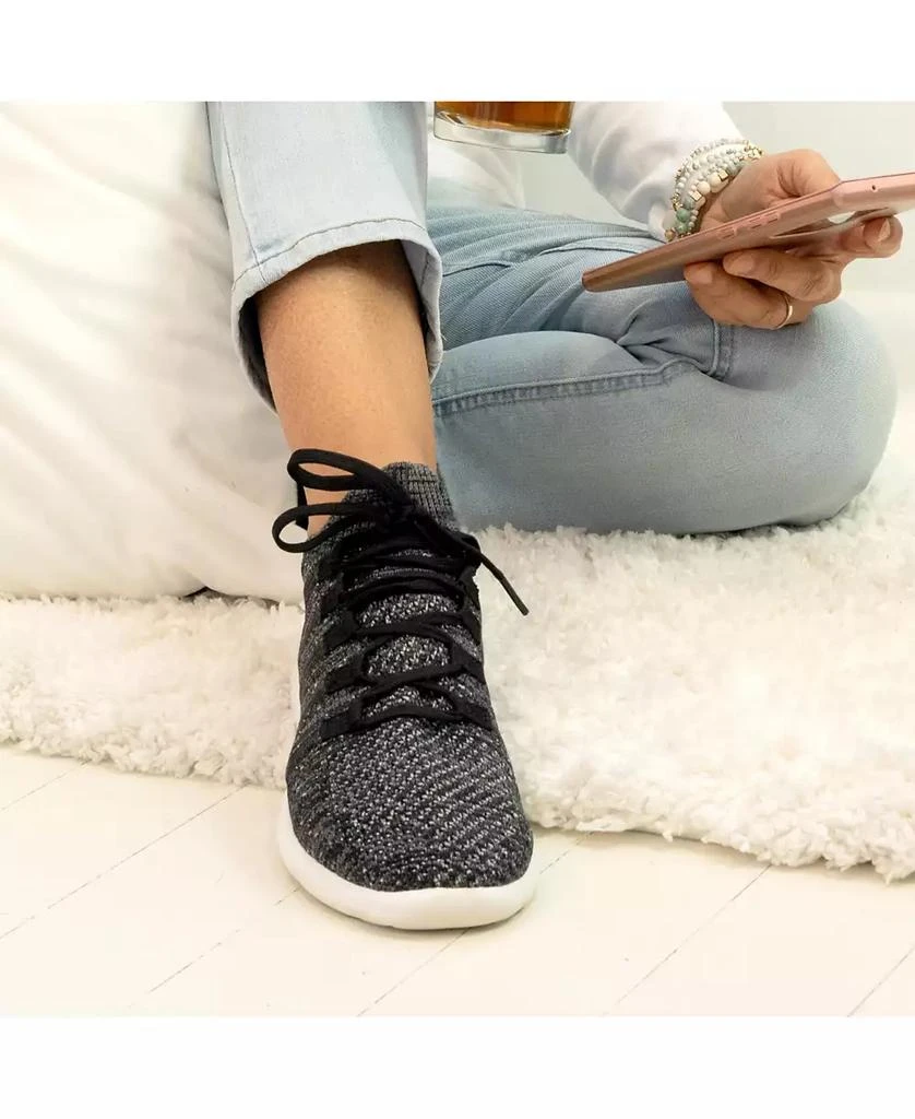 Isotoner Signature Women's Zenz Lace Up Shoe with Slipper Comfort 5