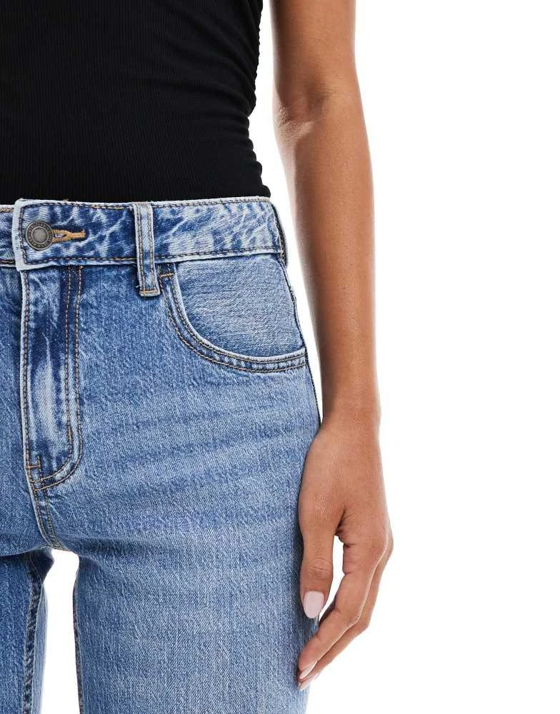 Stradivarius Stradivarius STR flare jean in medium washed blue 5