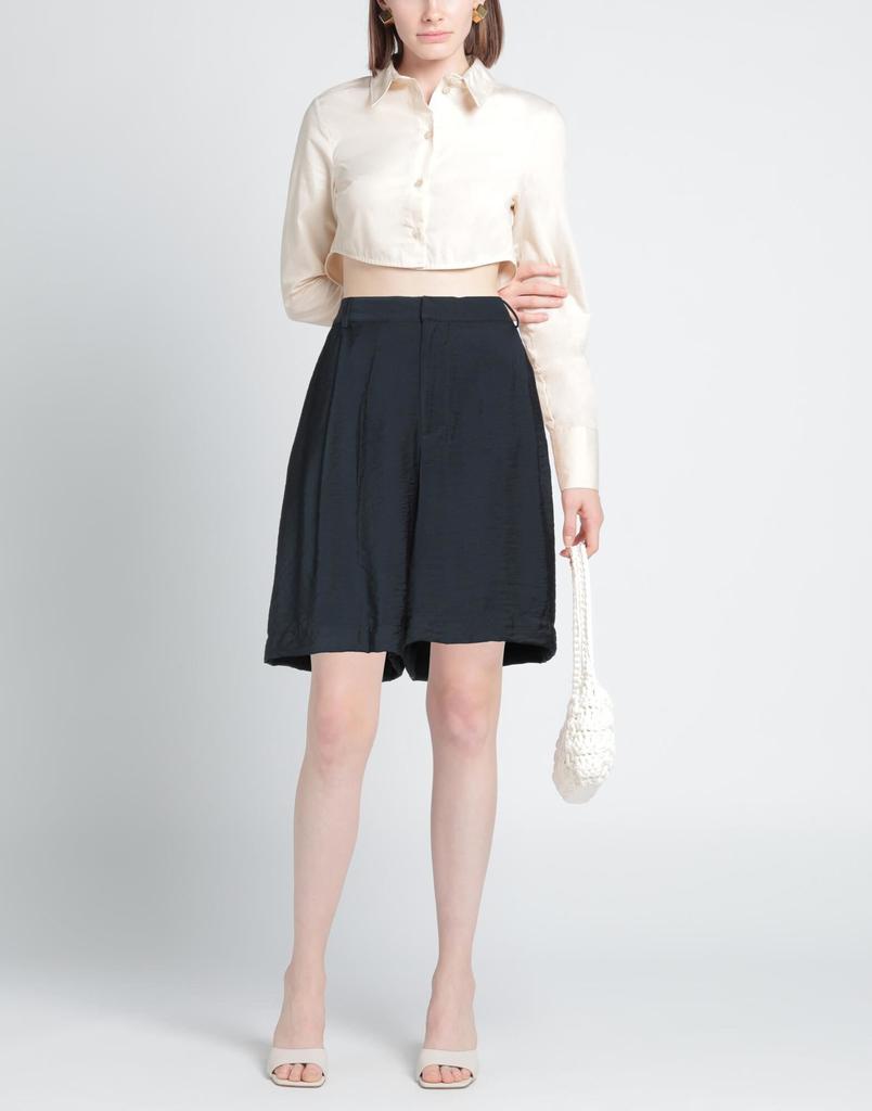 Elvine Shorts 
Bermuda