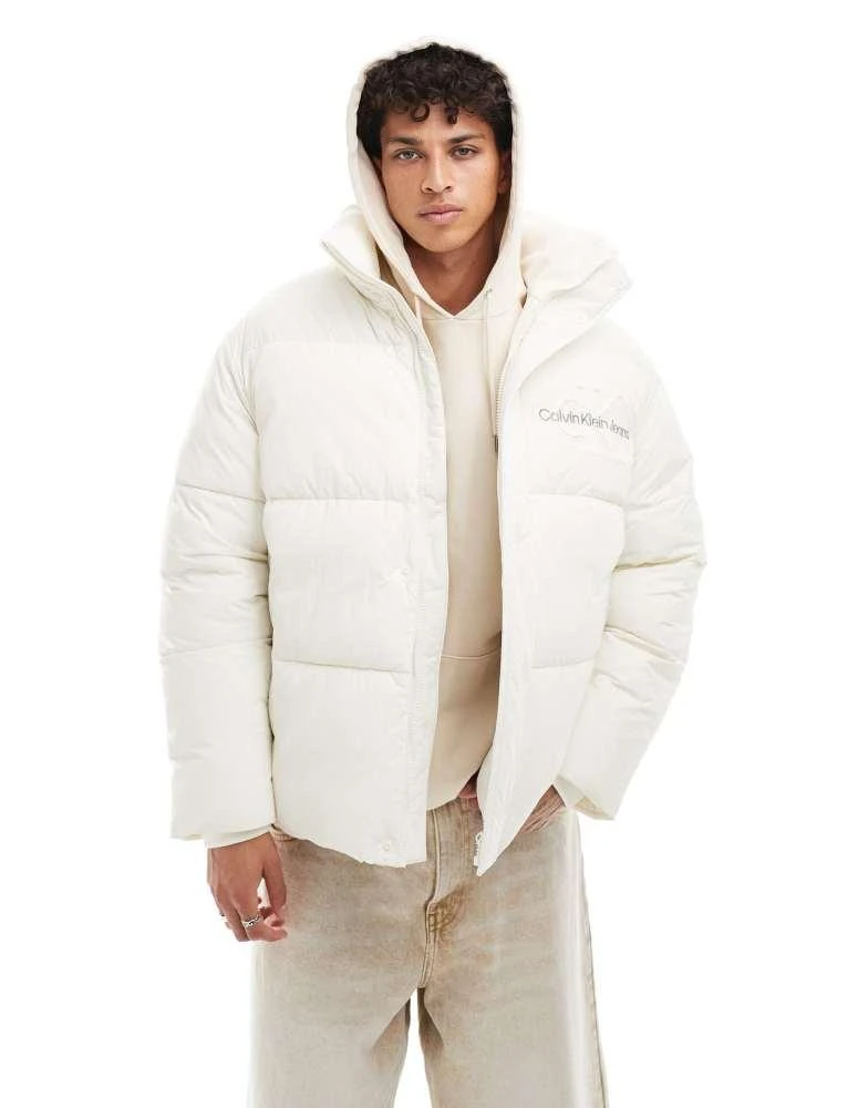 Calvin Klein Calvin Klein Jeans chenille monologo puffer in white 1
