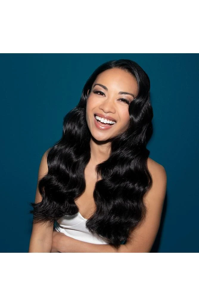 Big Sexy Hair Healthy So Touchable Weightless Hairspray 4