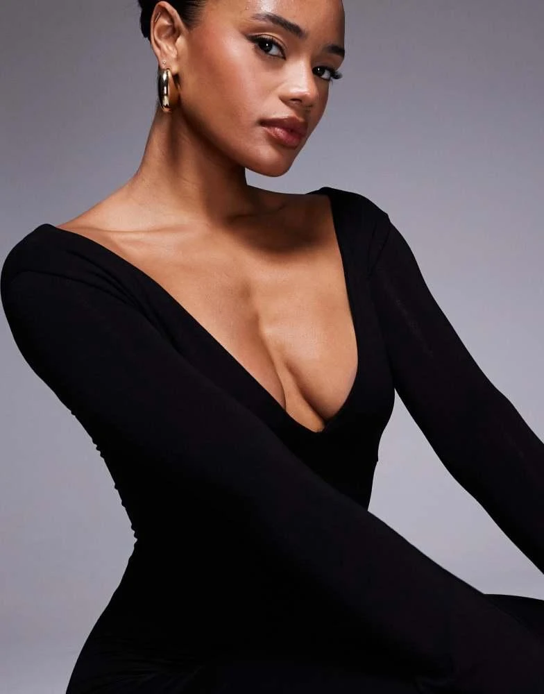 - Black - UK 10