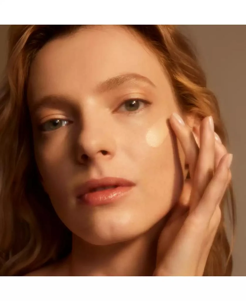 Cle de Peau The Foundation SPF 22 3