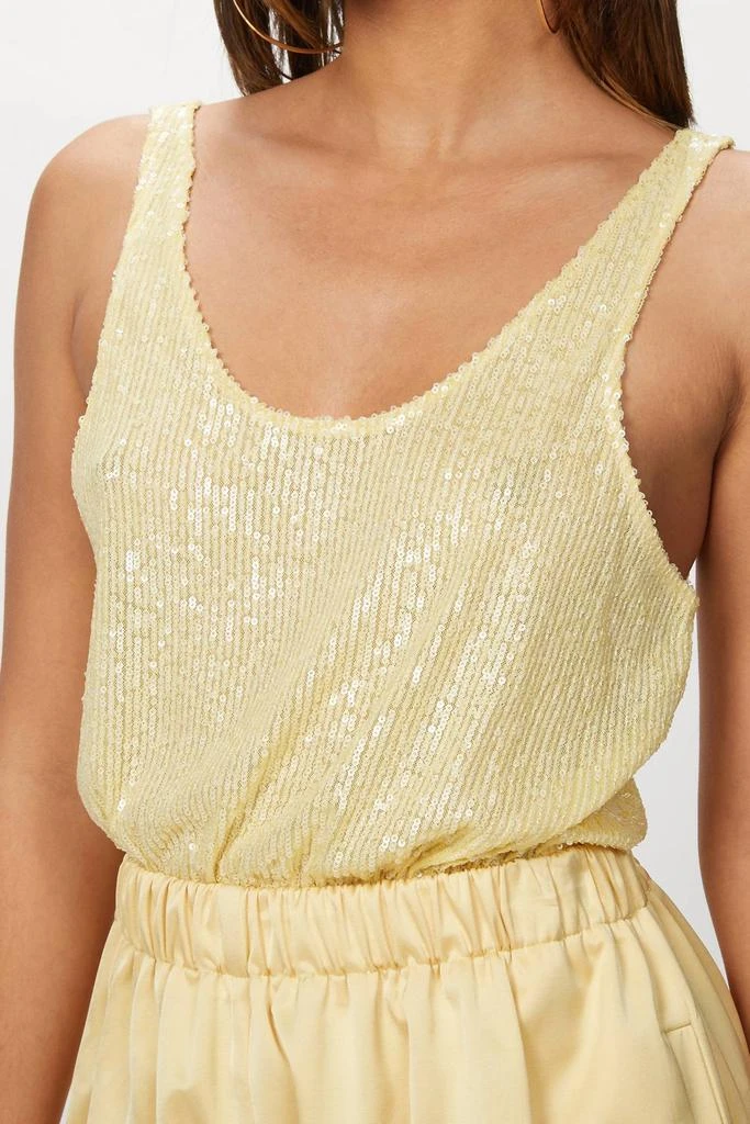 IN THE MOOD FOR LOVE ODETTE SOLID TOP 4
