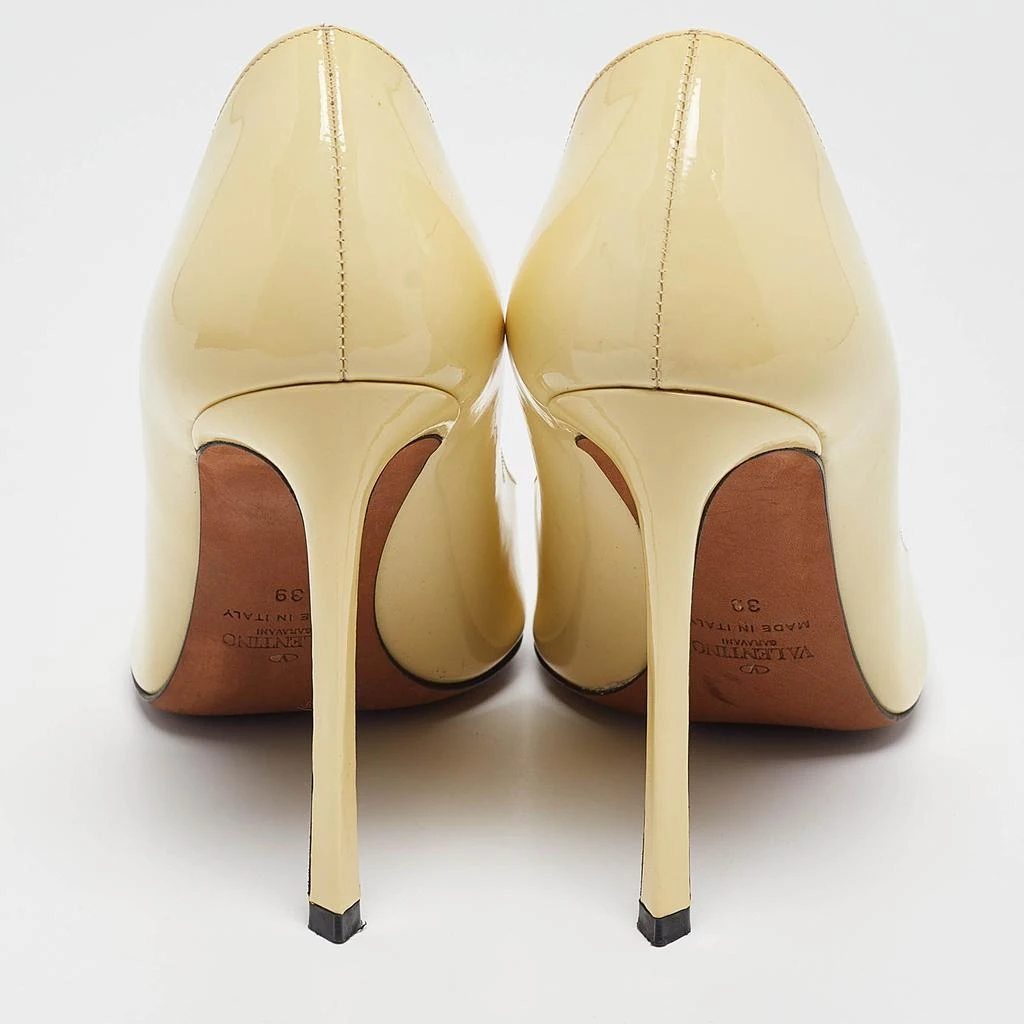 Valentino Valentino Cream Patent Leather Pointed Toe Pumps Size 39 5