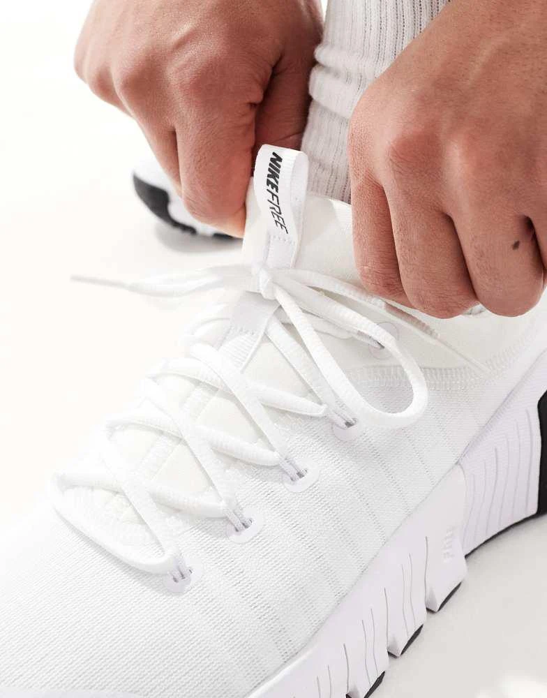NIKE Nike Training Free Metcon 6 unisex trainers in white and black 4
