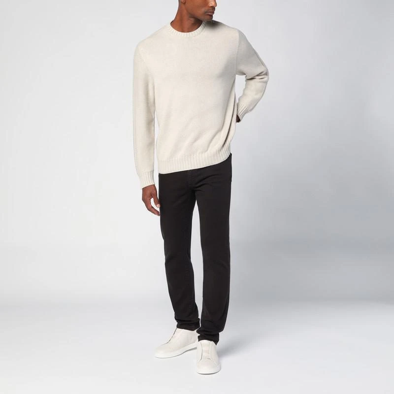 Loro Piana Ivory cashmere crew-neck sweater 2