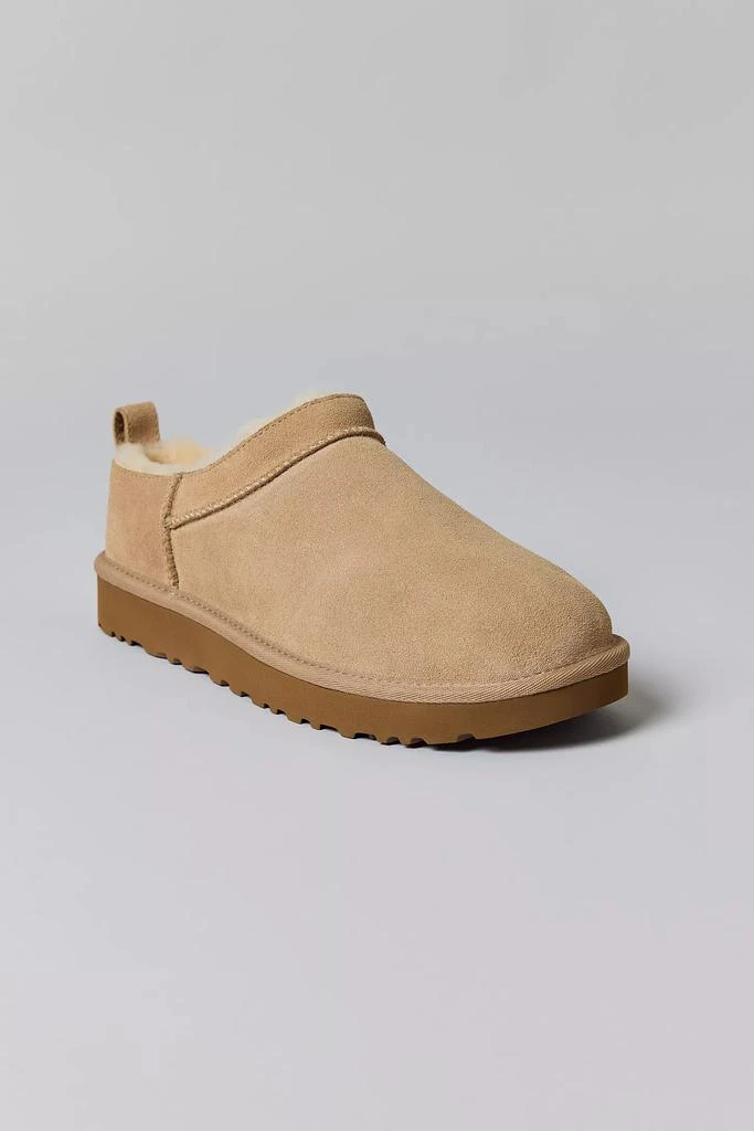 UGG UGG Women
s Classic Micro Mini Suede Boot 2