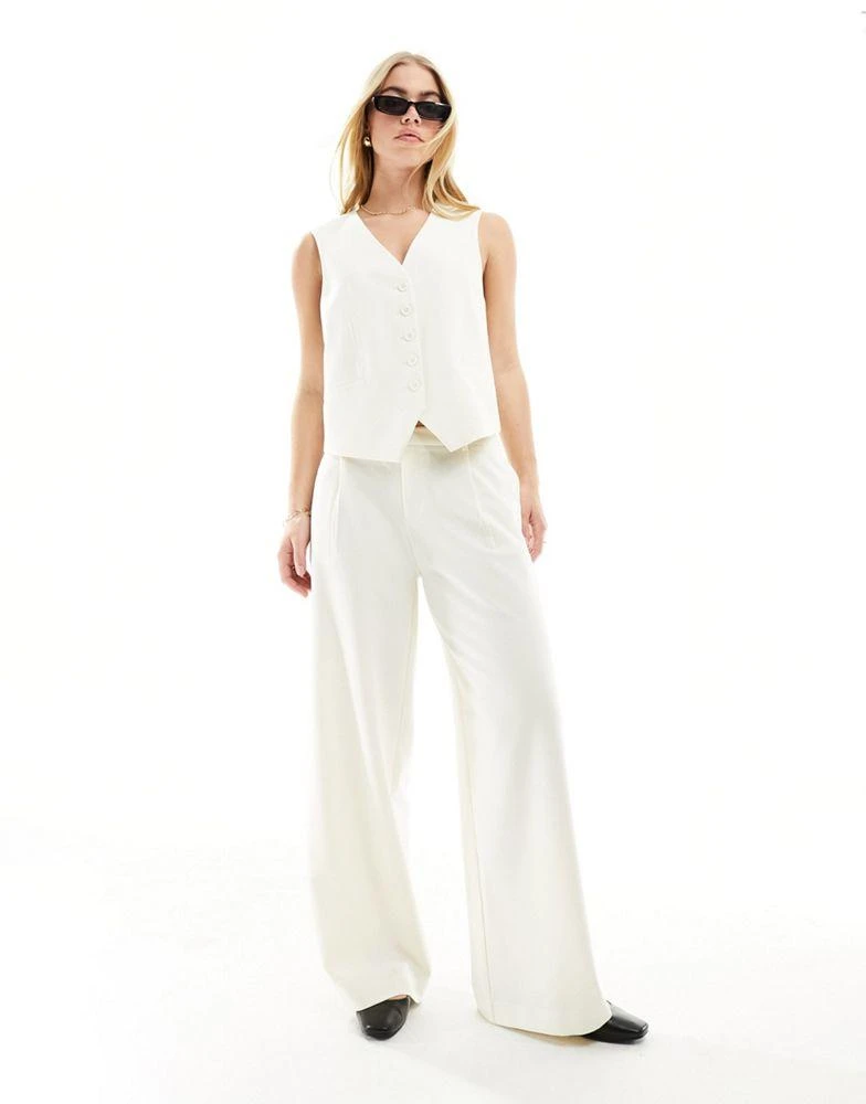 Stradivarius Stradivarius STR tailored trouser in natural co-ord 1