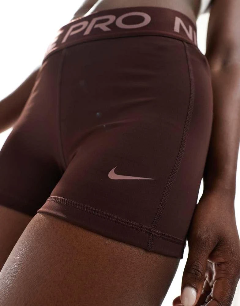 NIKE Nike Pro Training 365 3 inch leakproof leggings shorts in dark brown 2
