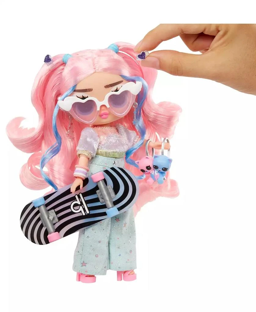 LOL Surprise! Tweens Core Doll Flora Moon 3