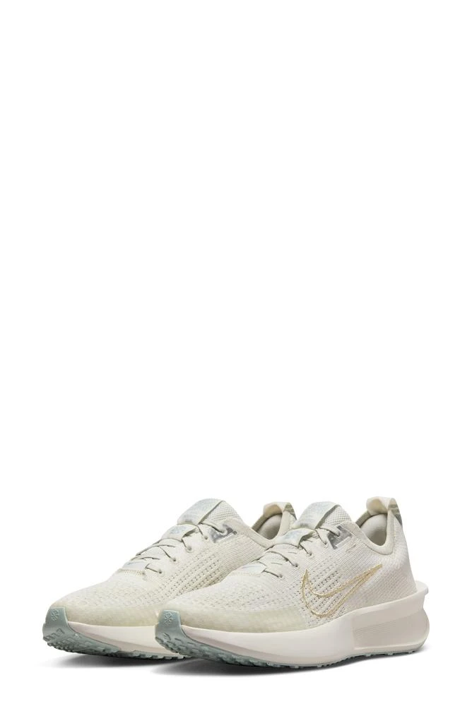NIKE Interact Run Running Shoe