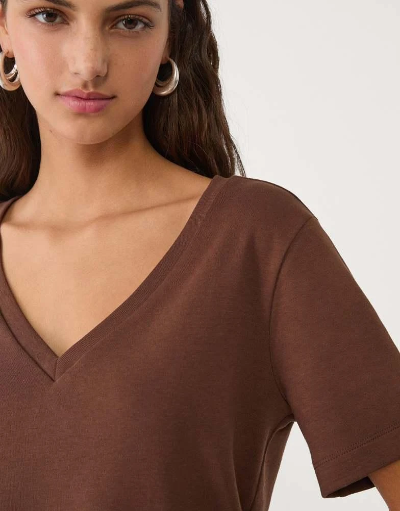 Stradivarius Stradivarius heavyweight regular fit t-shirt in brown 2