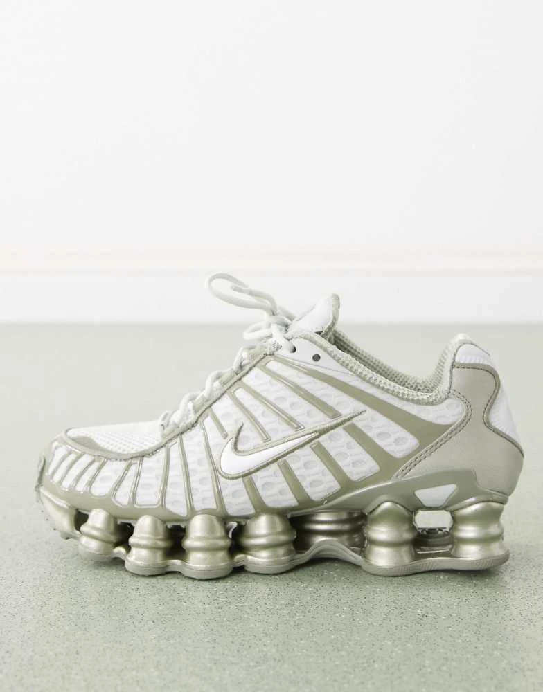 NIKE Nike Shox TL trainers in green 2
