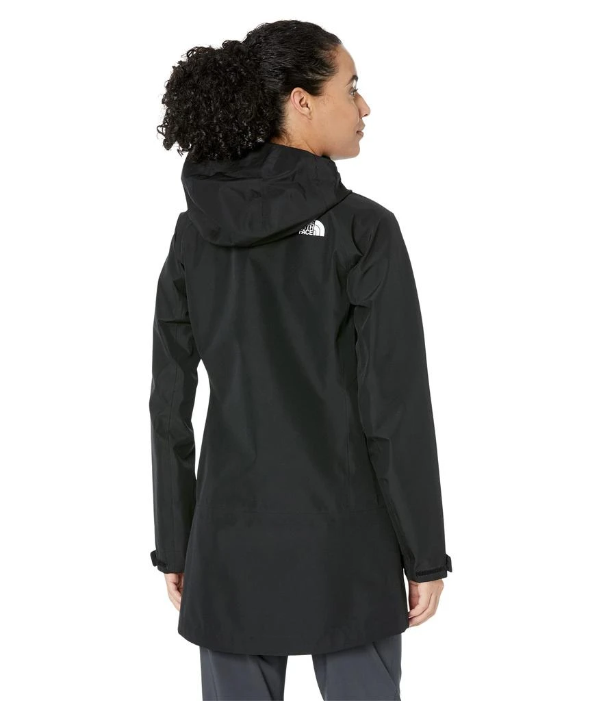 The North Face Dryzzle Futurelight Parka 2