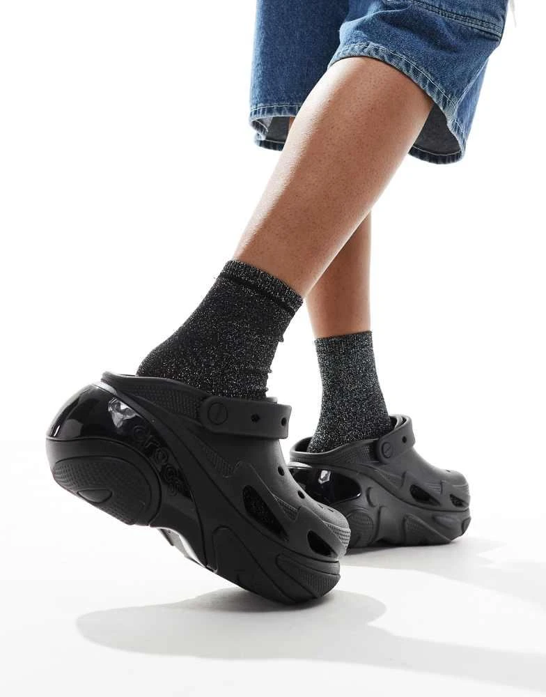 Crocs Crocs Unisex Bubble crush clog in black 4