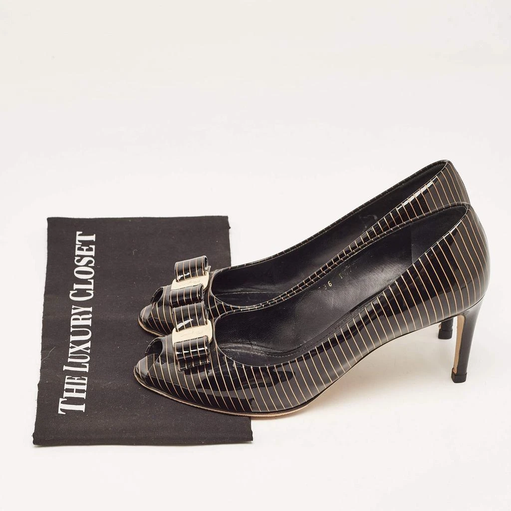 Salvatore Ferragamo Salvatore Ferragamo Brown/Gold Patent Leather Vara Bow Pumps Size 39.5 9