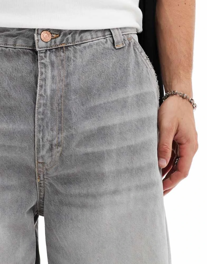 Bershka Bershka skater fit jeans in washed grey 4