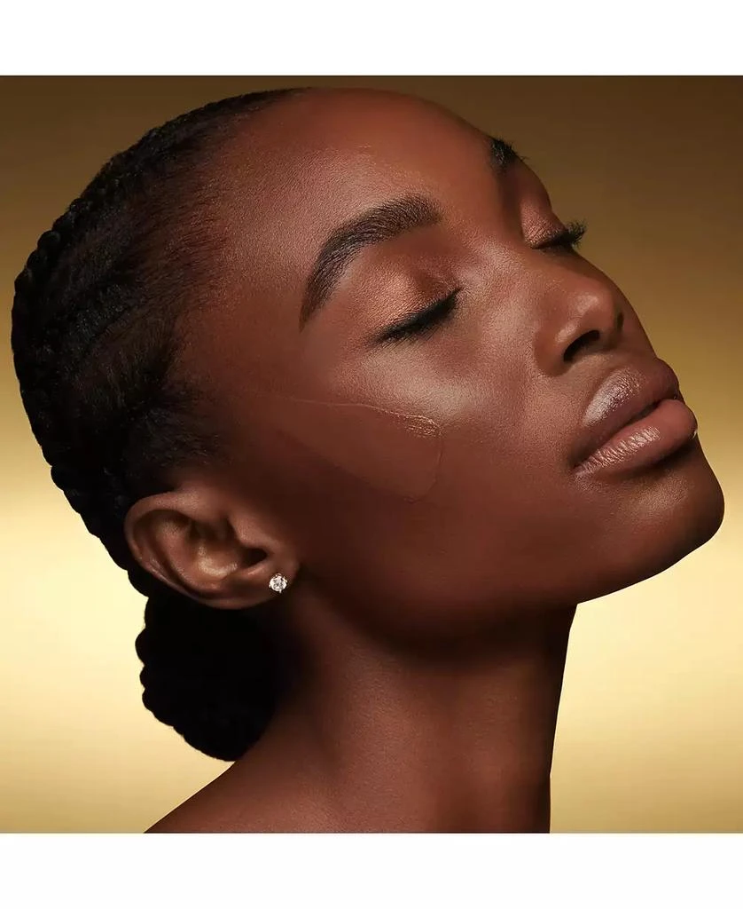Estée Lauder Re-Nutriv Ultra Radiance Liquid Foundation SPF 20 4