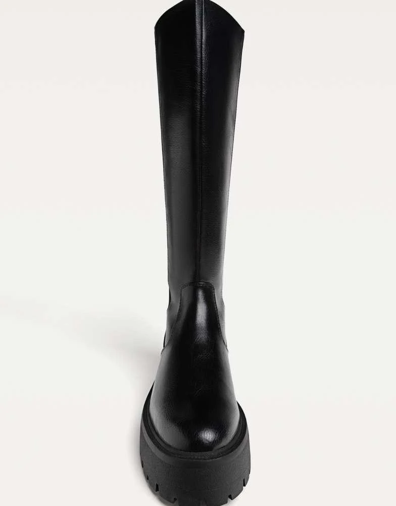 Stradivarius Stradivarius Flat knee-high boots in black 2