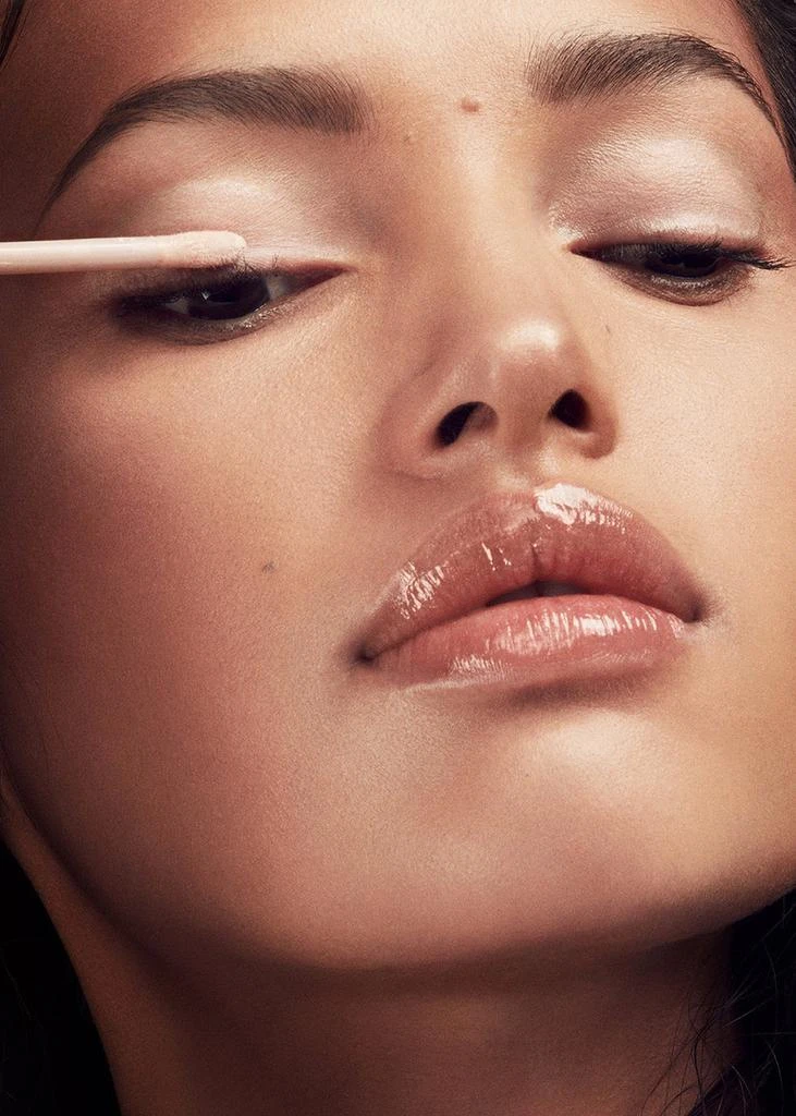 Fenty Beauty Pro Filt’r Amplifying Eye Primer 4