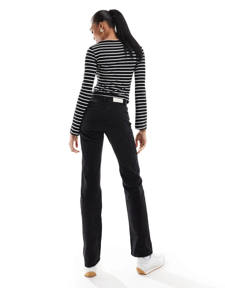 Stradivarius Stradivarius D98 Tall straight leg jeans in black 3