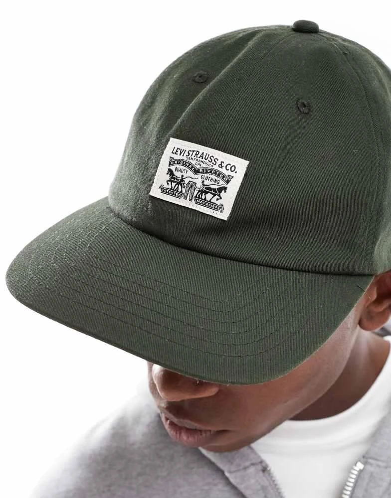 Levi
s Levi
s heritage label logo relaxed dad baseball cap in dark green 3