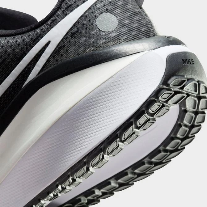 NIKE Men's Nike Vomero 17 Running Shoes (Extra Wide Width) 5