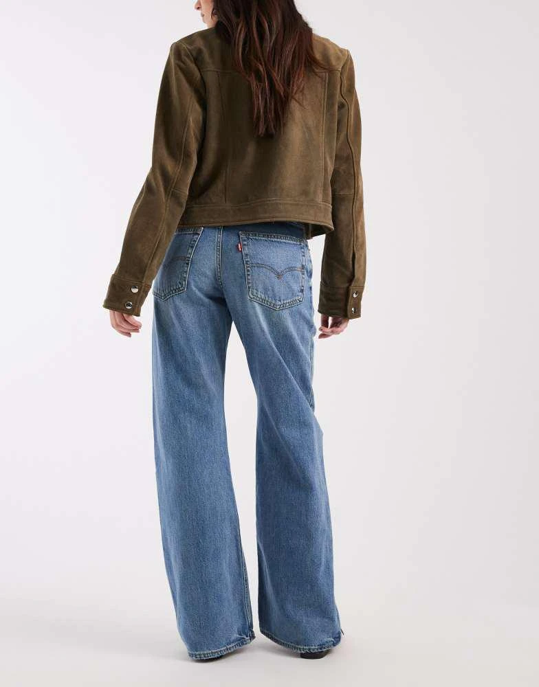 Levi
s Levi
s loose bootcut jeans in mid wash 2