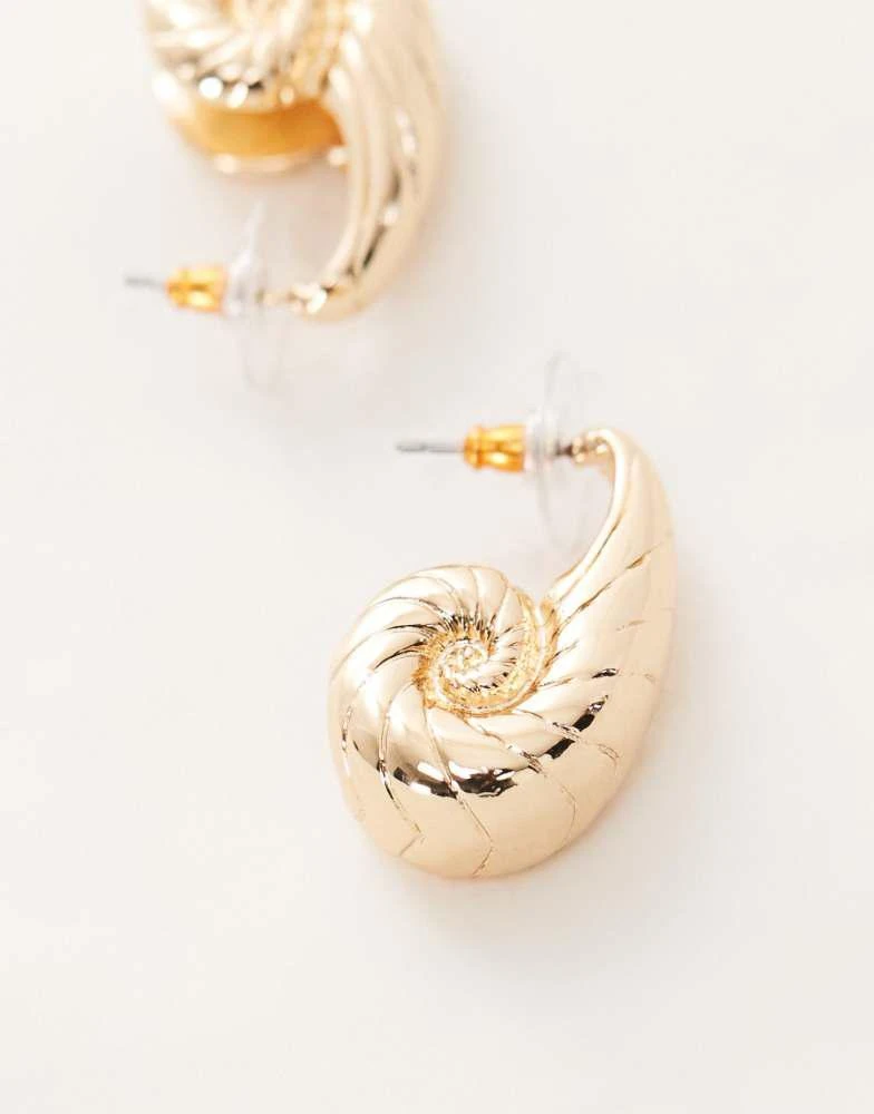 Reclaimed Vintage Reclaimed Vintage teadrop chubby shell hoop earrings in gold 3