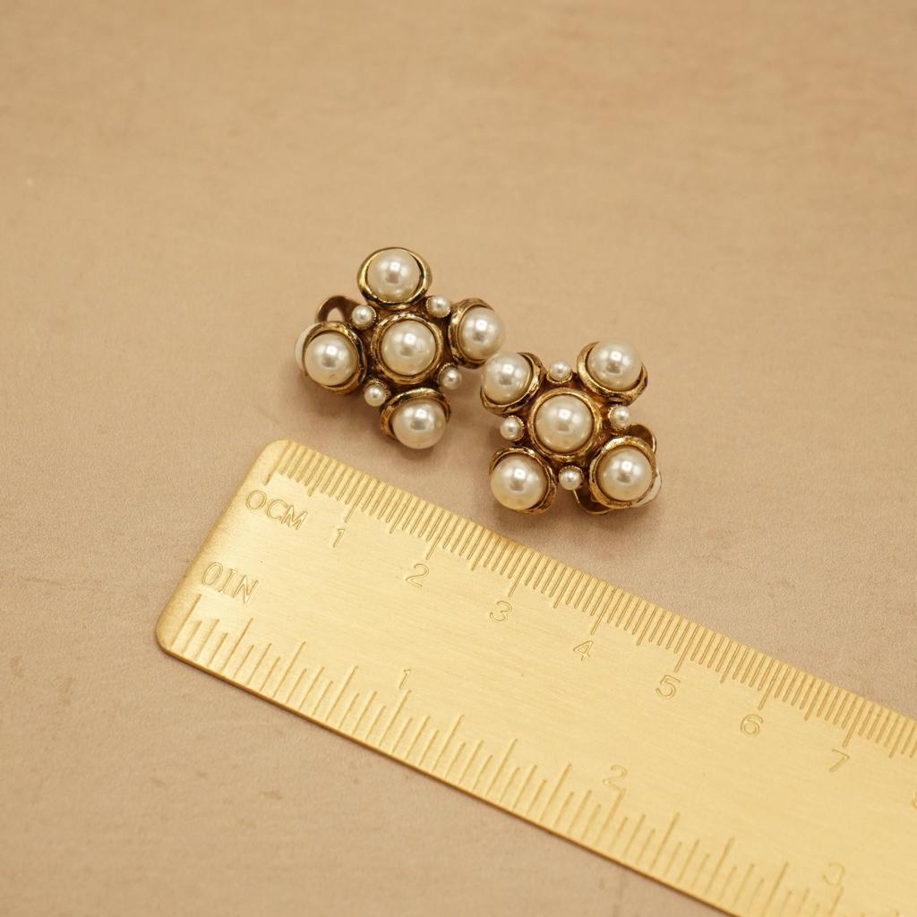 Orelia Vintage Vintage Pearl Cluster Clip