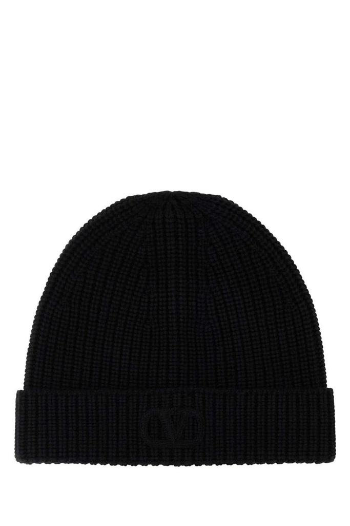 【関税&送料込】Valentino Garavani Black Wool Blend Beanie Valentino Garavani Black Wool Beanie Hat - Hats - BeyondStyle