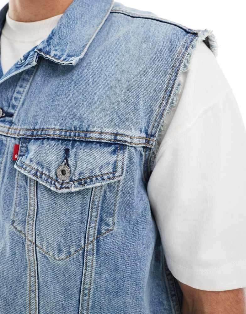 Levi's Levi's relaxed trucker denim vest  in light wash 3