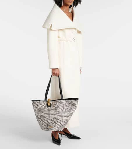 Jacquemus Le Bambola leather-trimmed tote bag 5