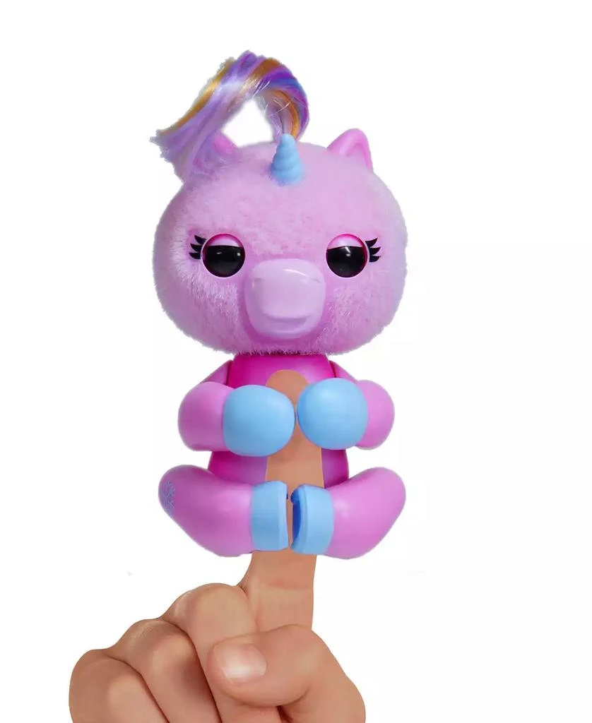 Fingerlings Snowbelle Pink Unicorn Toy 4