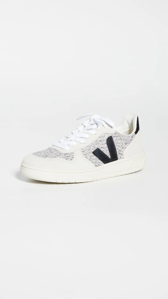 Veja V-10 Sneakers 1