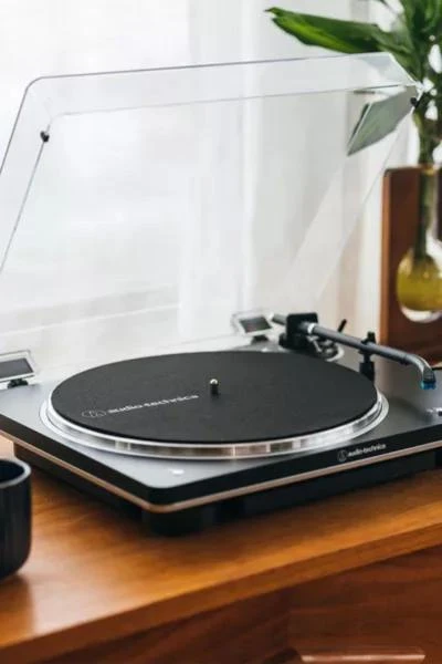 Audio-Technica Audio-Technica AT-LP70XBT Fully-Automatic Bluetooth Turntable 2
