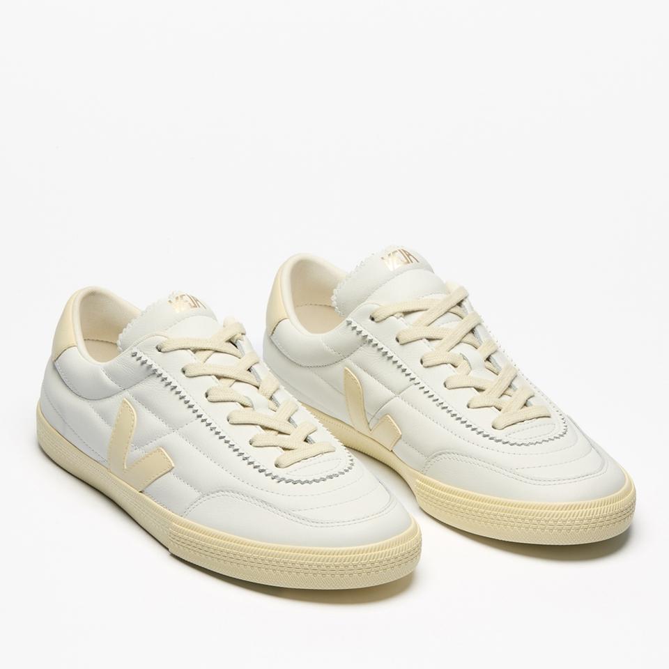 Veja VEJA WOMEN'S PANENKA LEATHER LOW TOP TRAINERS