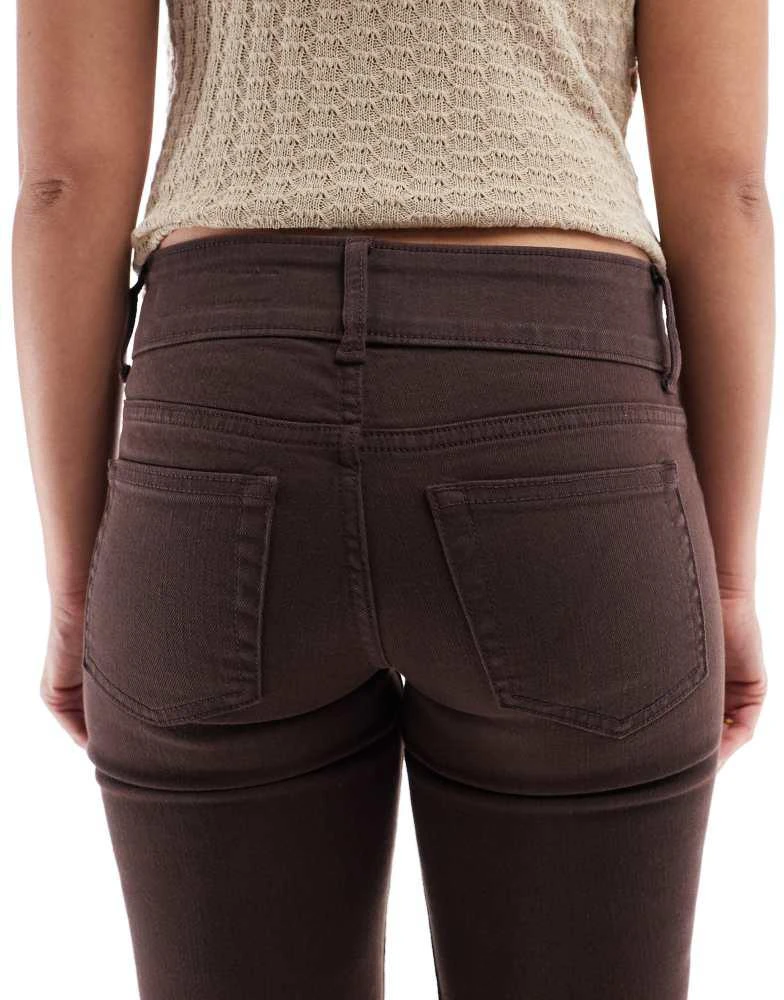 Bershka Bershka low rise straight leg jeans in brown 5