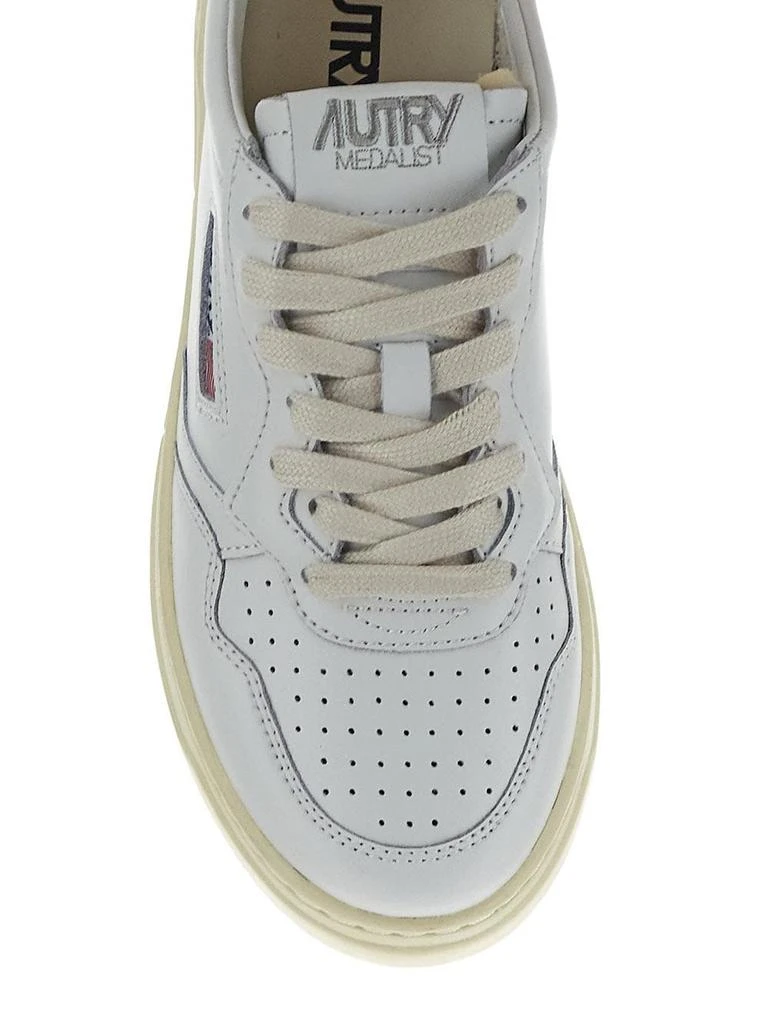 Autry Medalist Low Sneakers 4