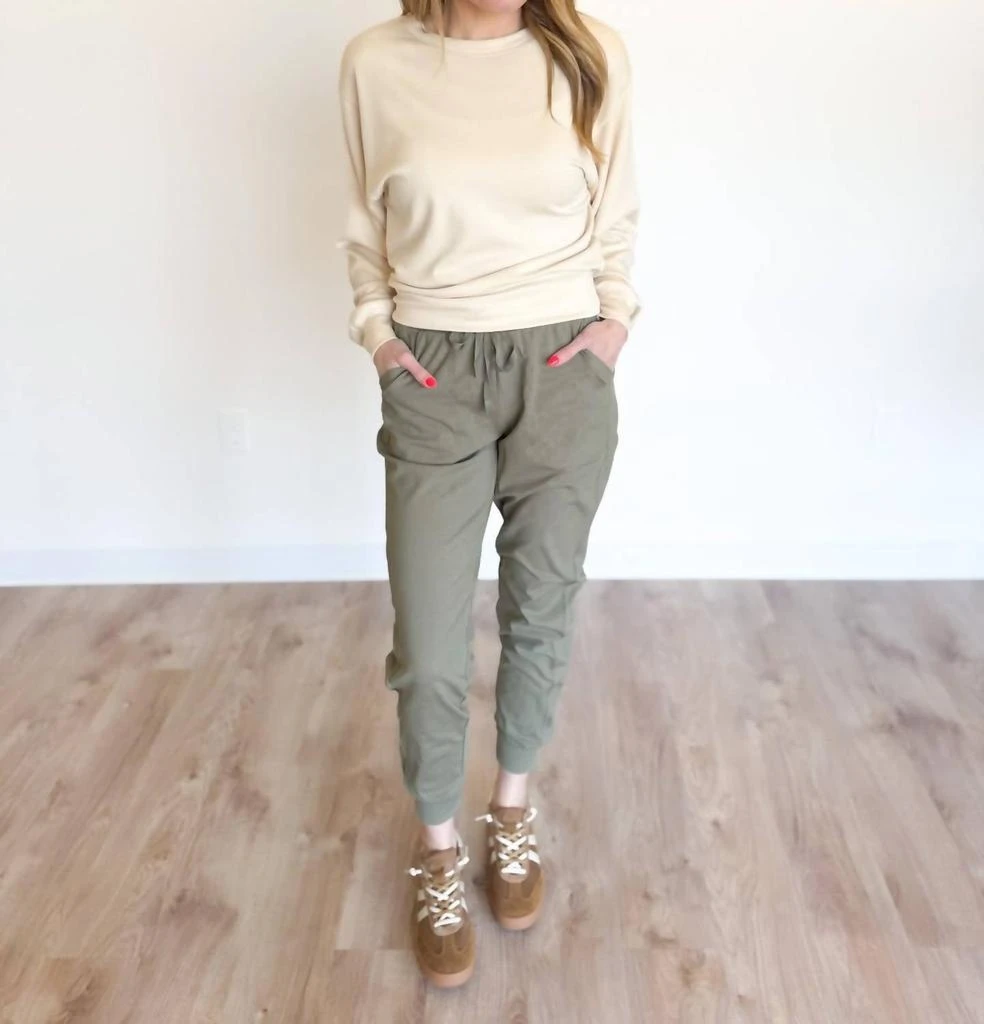 Thread 
Supply Thread 
Supply - Alena Travel Joggers 3